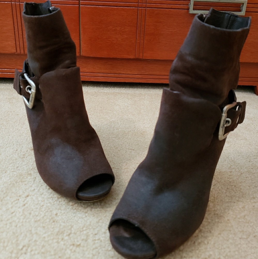 Donald J Pliner open to leather boots